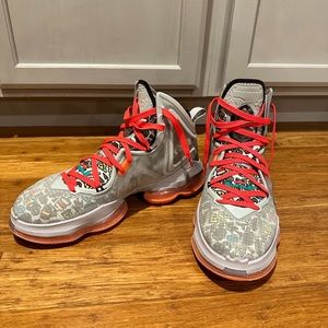 Lebron James 19 “fast food” Size 13 Nike